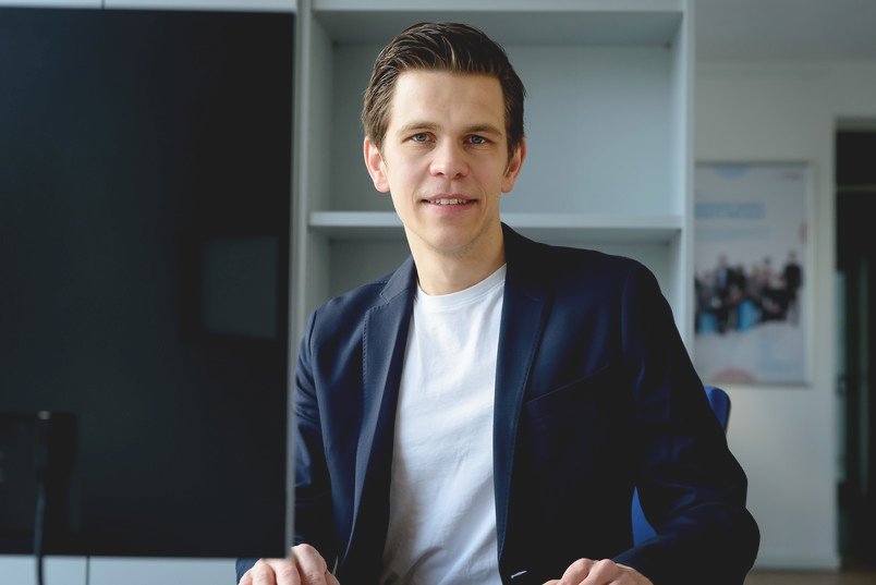 © Roberto Schirdewahn