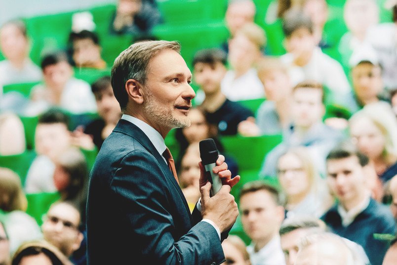 Bundesfinanzminister Christian Lindner im Hörsaal an der Ruhr-Universität © ikf